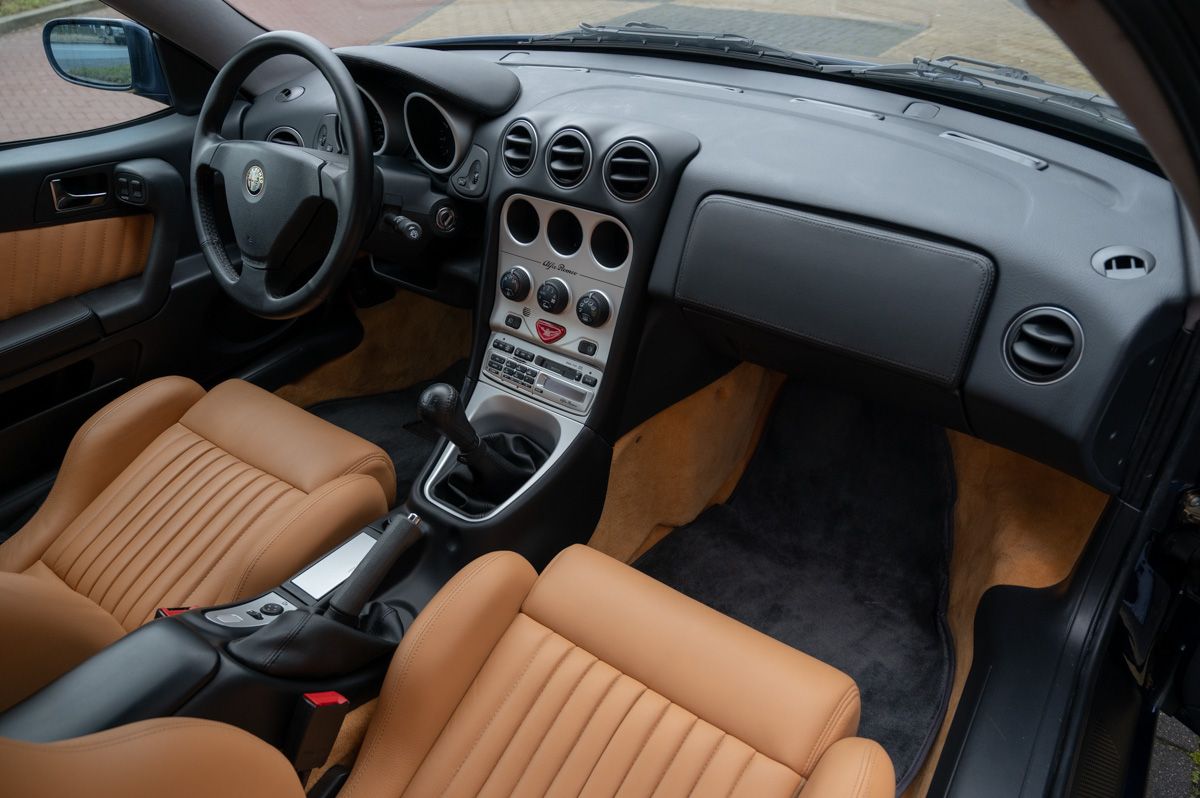 Alfa Romeo GTV (1999) — photo 42