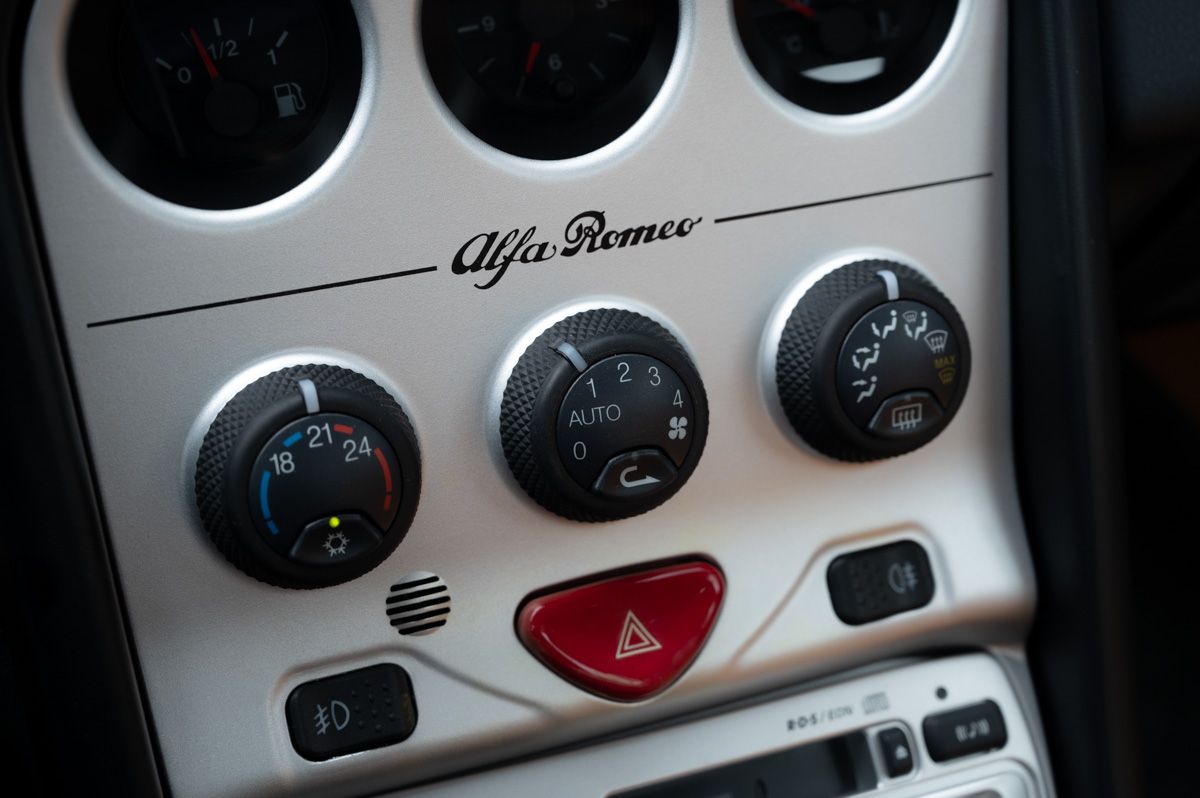Alfa Romeo GTV (1999) — photo 62