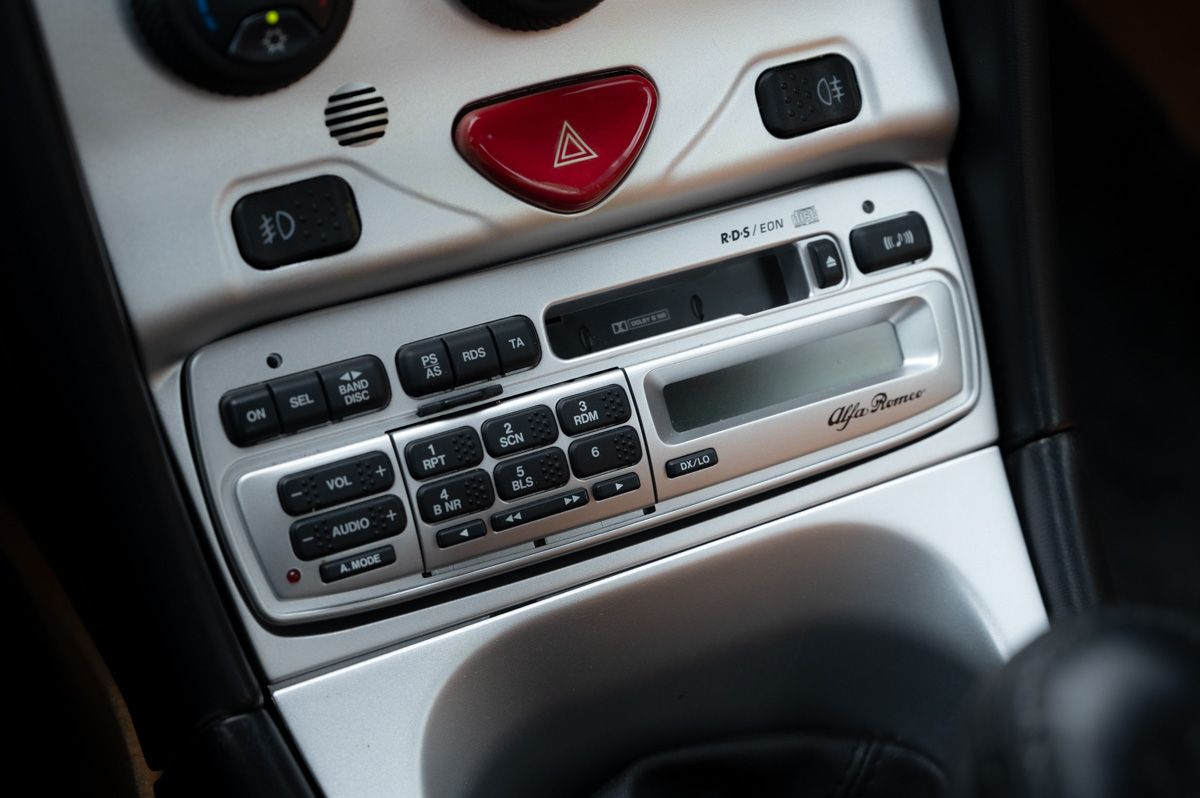 Alfa Romeo GTV (1999) — photo 63