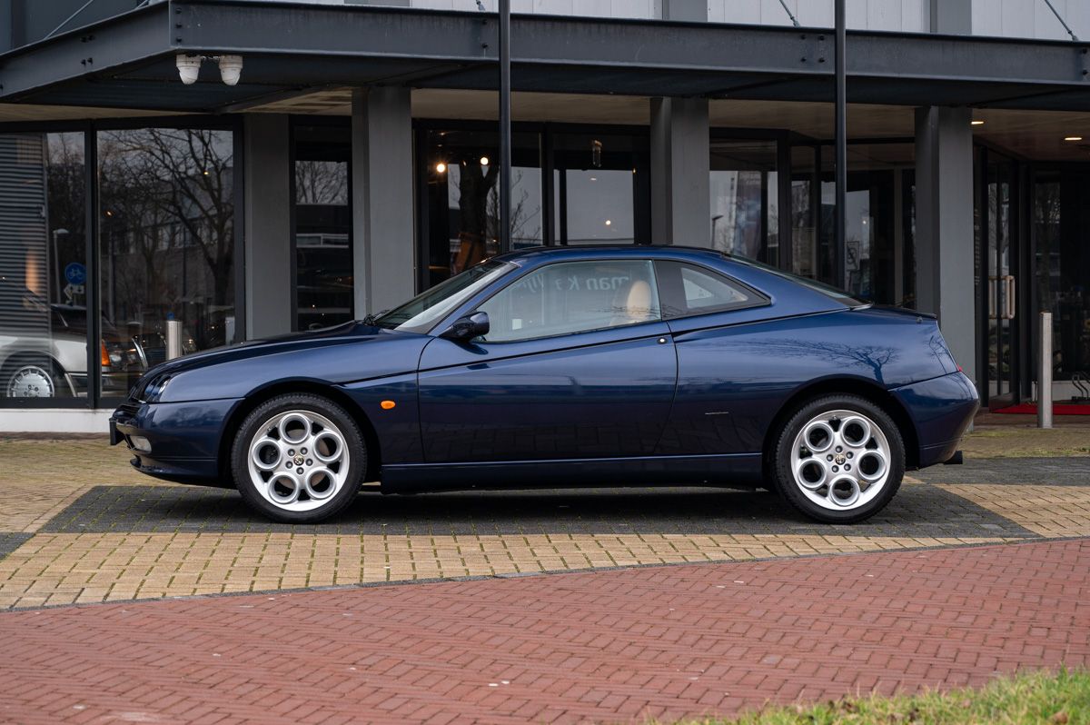 Alfa Romeo GTV (1999) — photo 2