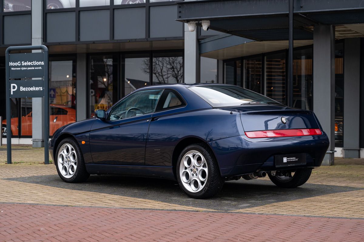 Alfa Romeo GTV (1999) — photo 9