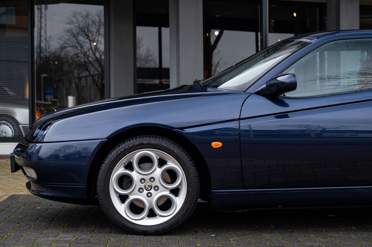 Alfa Romeo GTV (1999) — photo 33