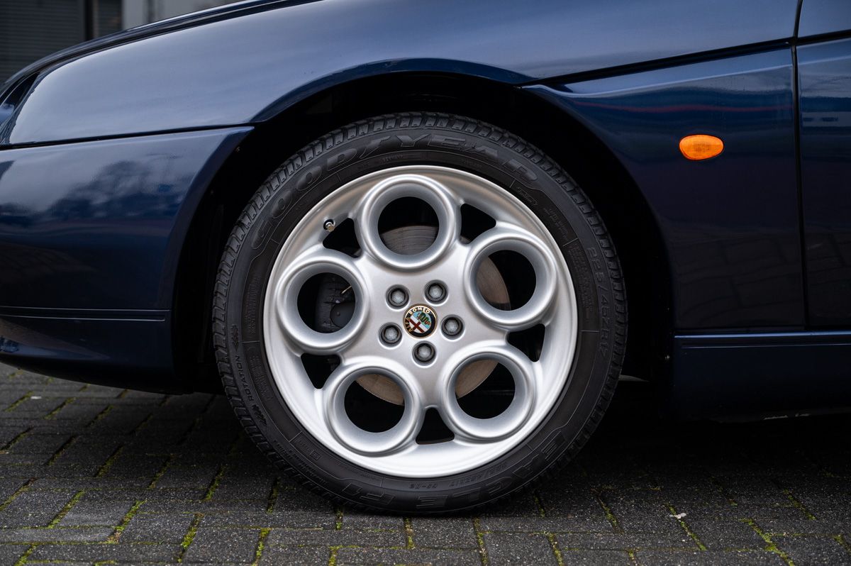 Alfa Romeo GTV (1999) — photo 15