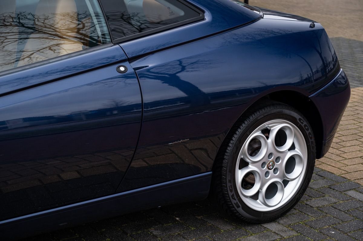 Alfa Romeo GTV (1999) — photo 16