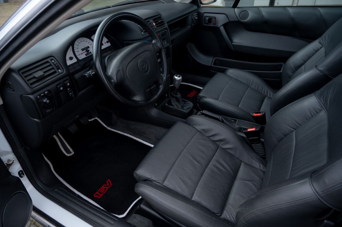 Opel Calibra (1996) — Foto 37