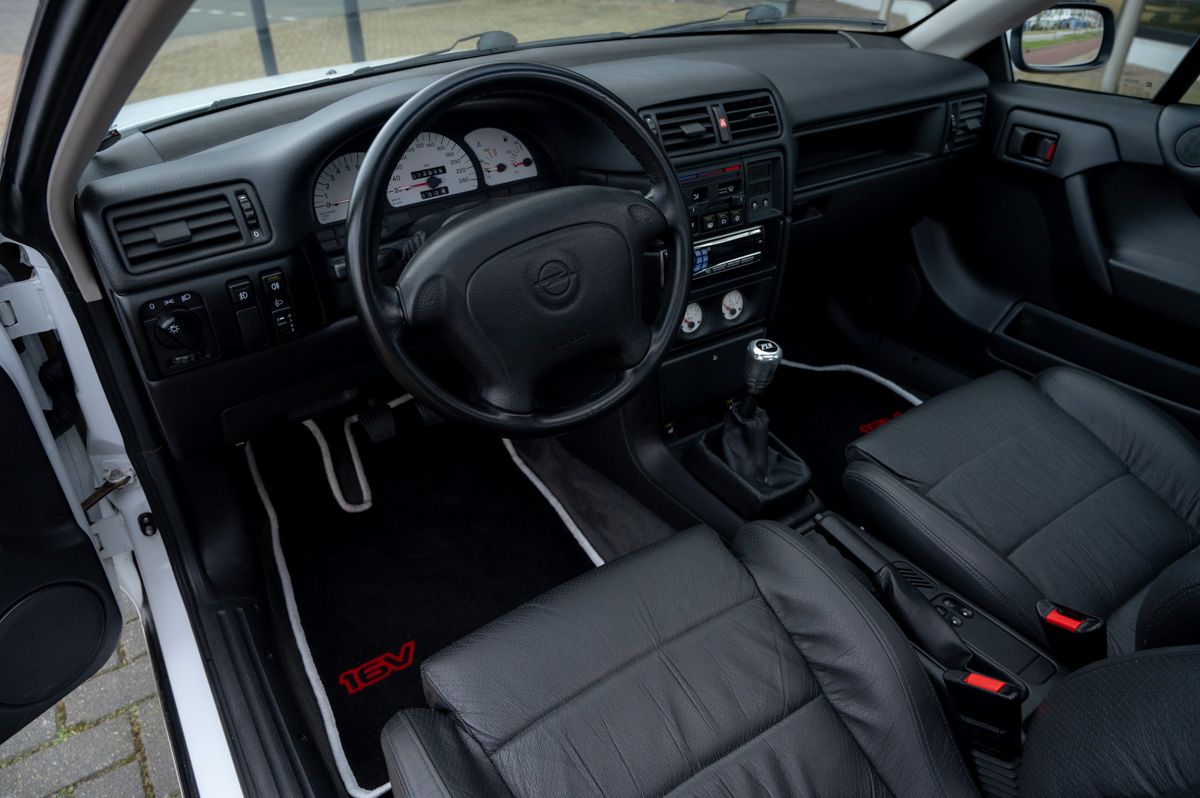 Opel Calibra (1996) — Foto 40