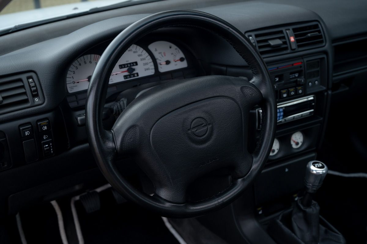 Opel Calibra (1996) — Foto 51