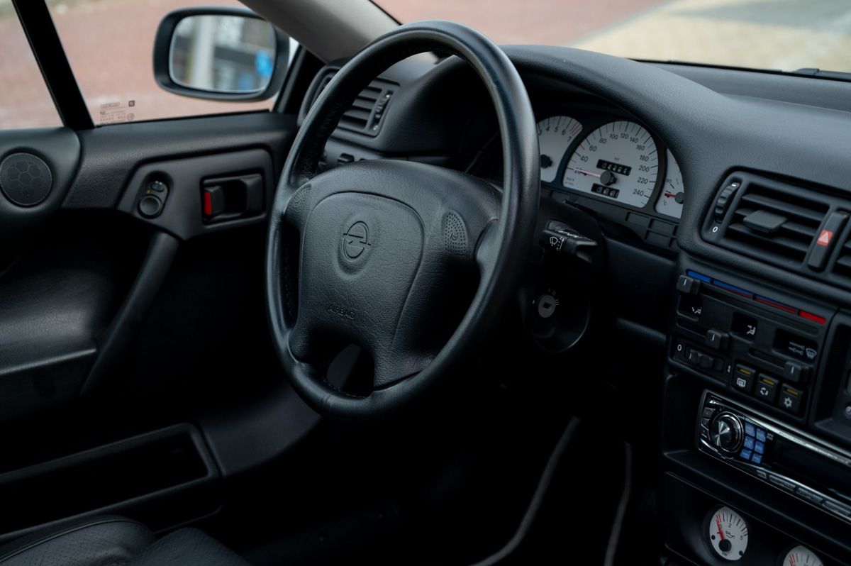 Opel Calibra (1996) — Foto 52