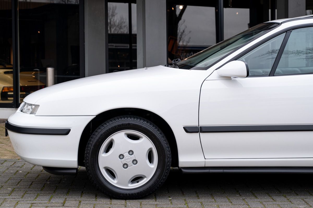 Opel Calibra (1996) — Foto 25