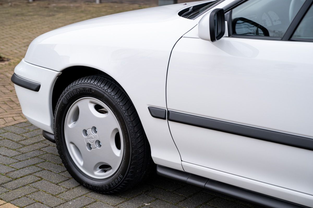 Opel Calibra (1996) — Foto 27