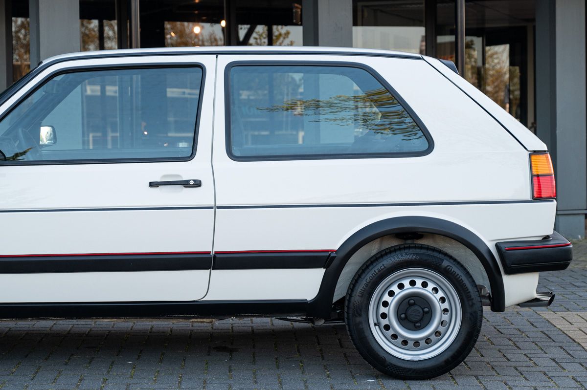 Volkswagen Golf (1989) — foto 17