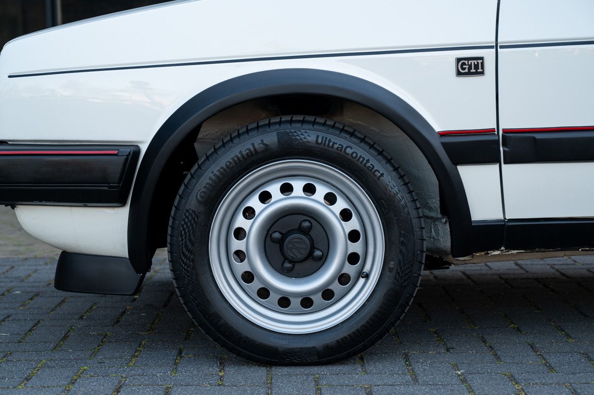 Volkswagen Golf (1989) — foto 22