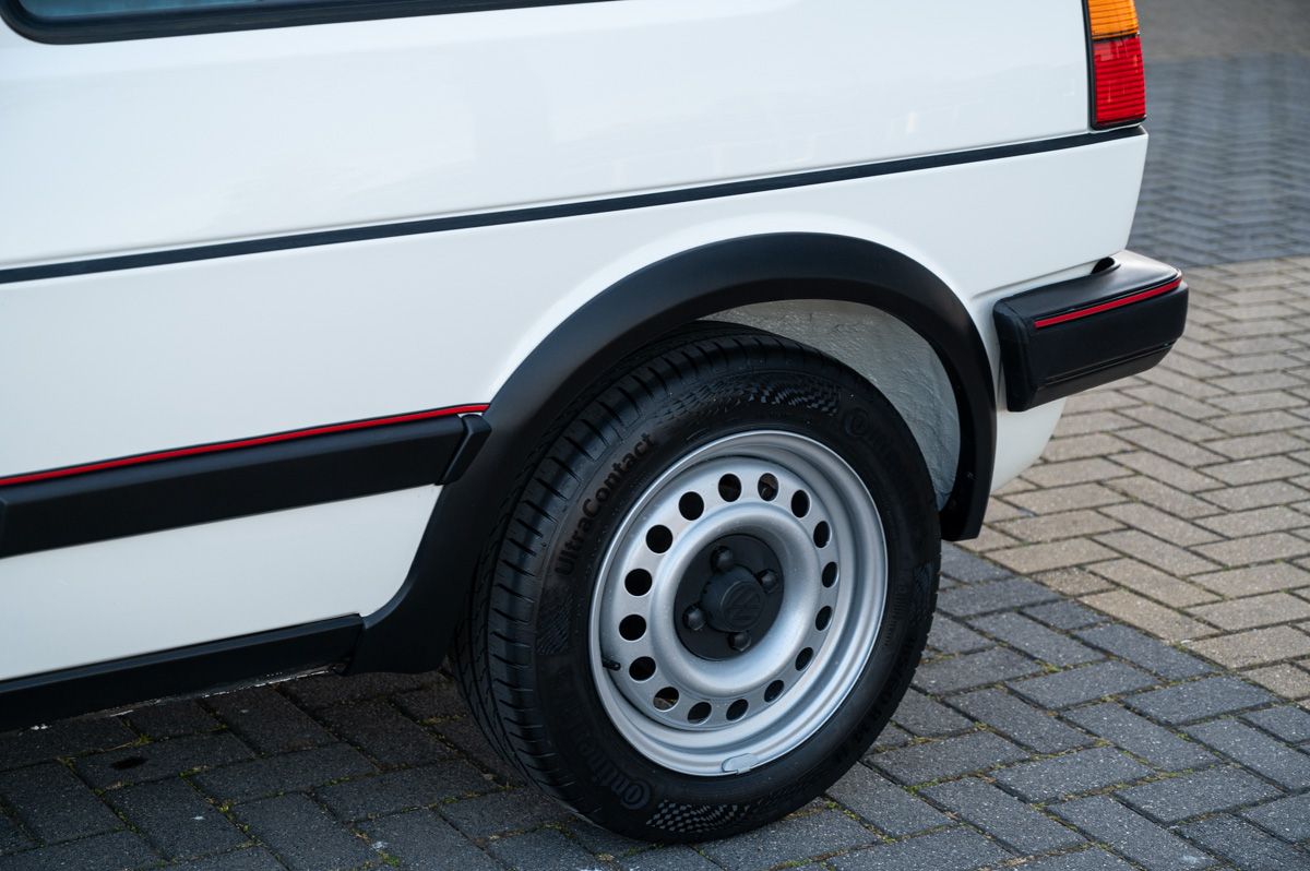 Volkswagen Golf (1989) — foto 23