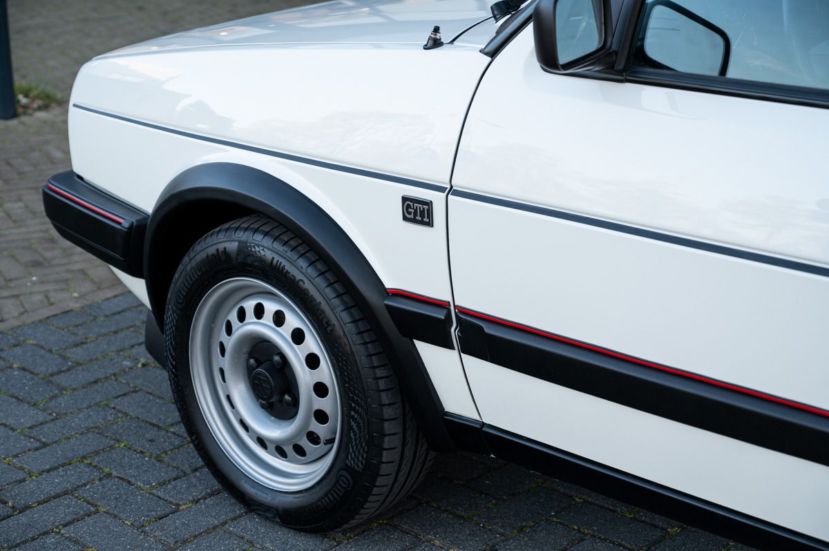 Volkswagen Golf (1989) — foto 24