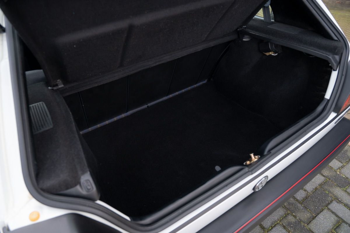 Volkswagen Golf (1989) — foto 46
