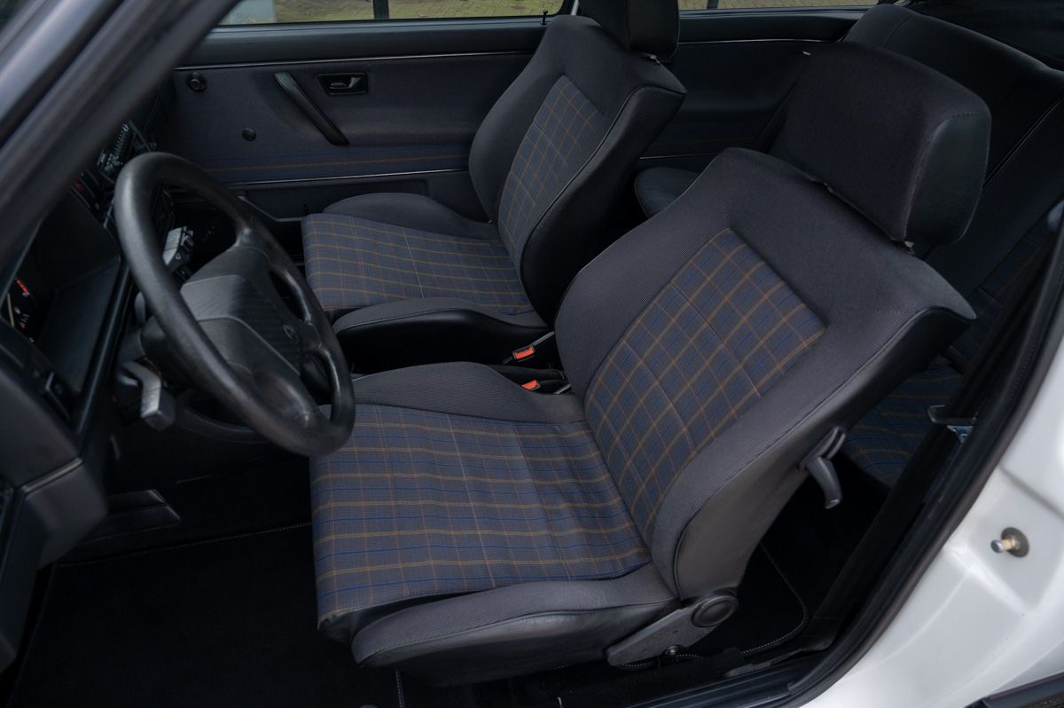 Volkswagen Golf (1989) — foto 42