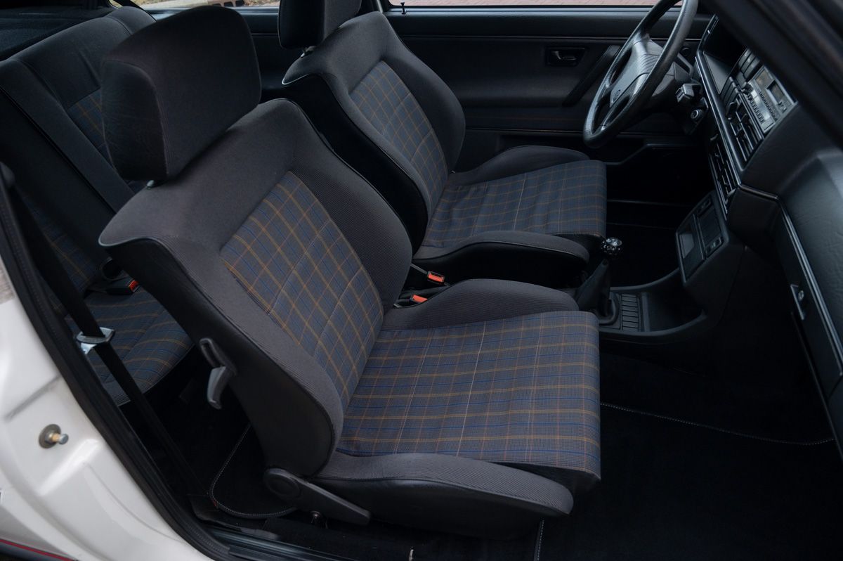 Volkswagen Golf (1989) — foto 43