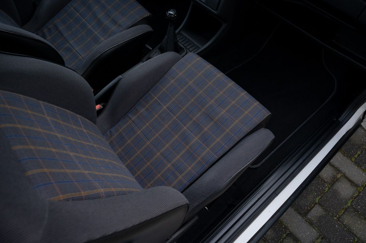 Volkswagen Golf (1989) — foto 44