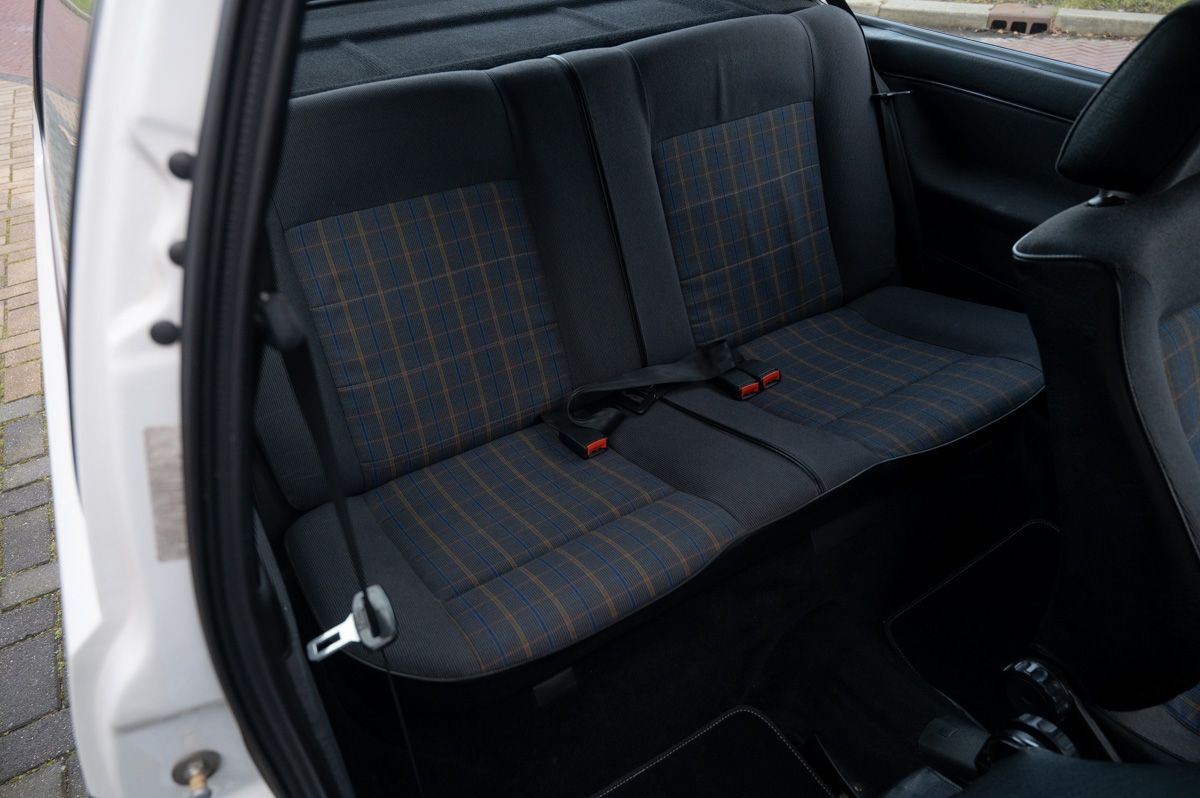 Volkswagen Golf (1989) — foto 45