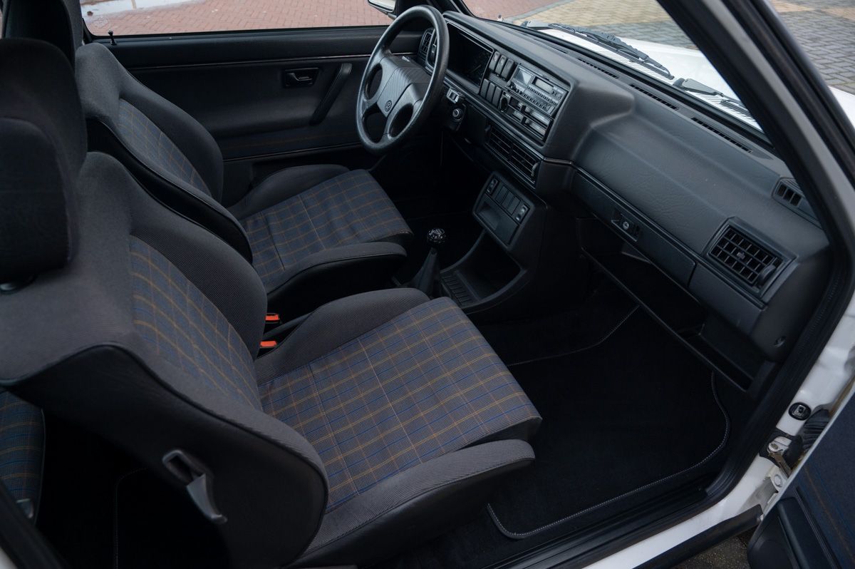 Volkswagen Golf (1989) — foto 39