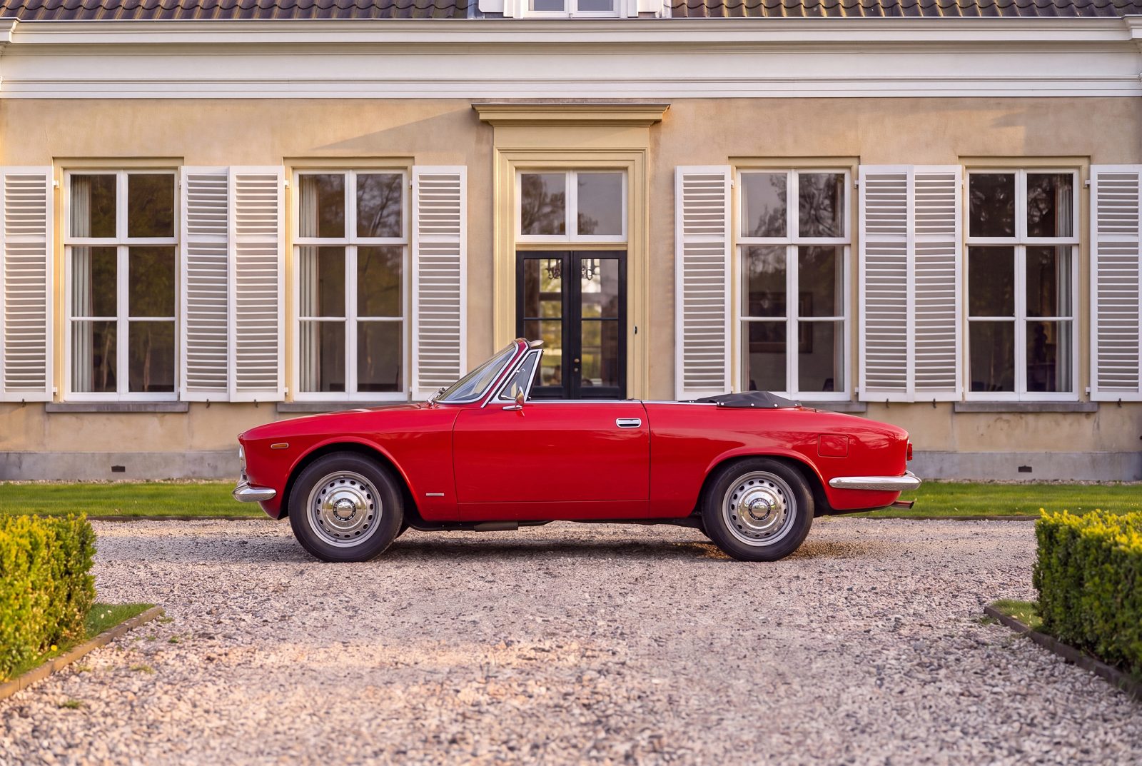 Alfa Romeo Giulia (1965) — photo 54