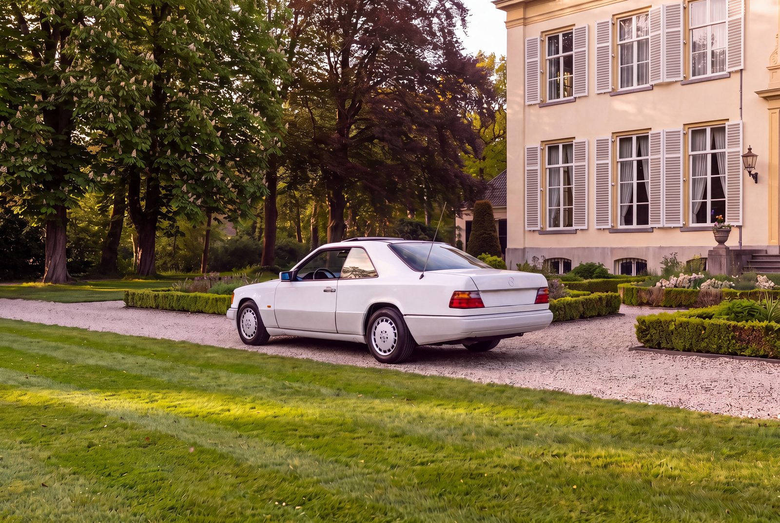 Mercedes-Benz E-Klasse (1991) — foto 84