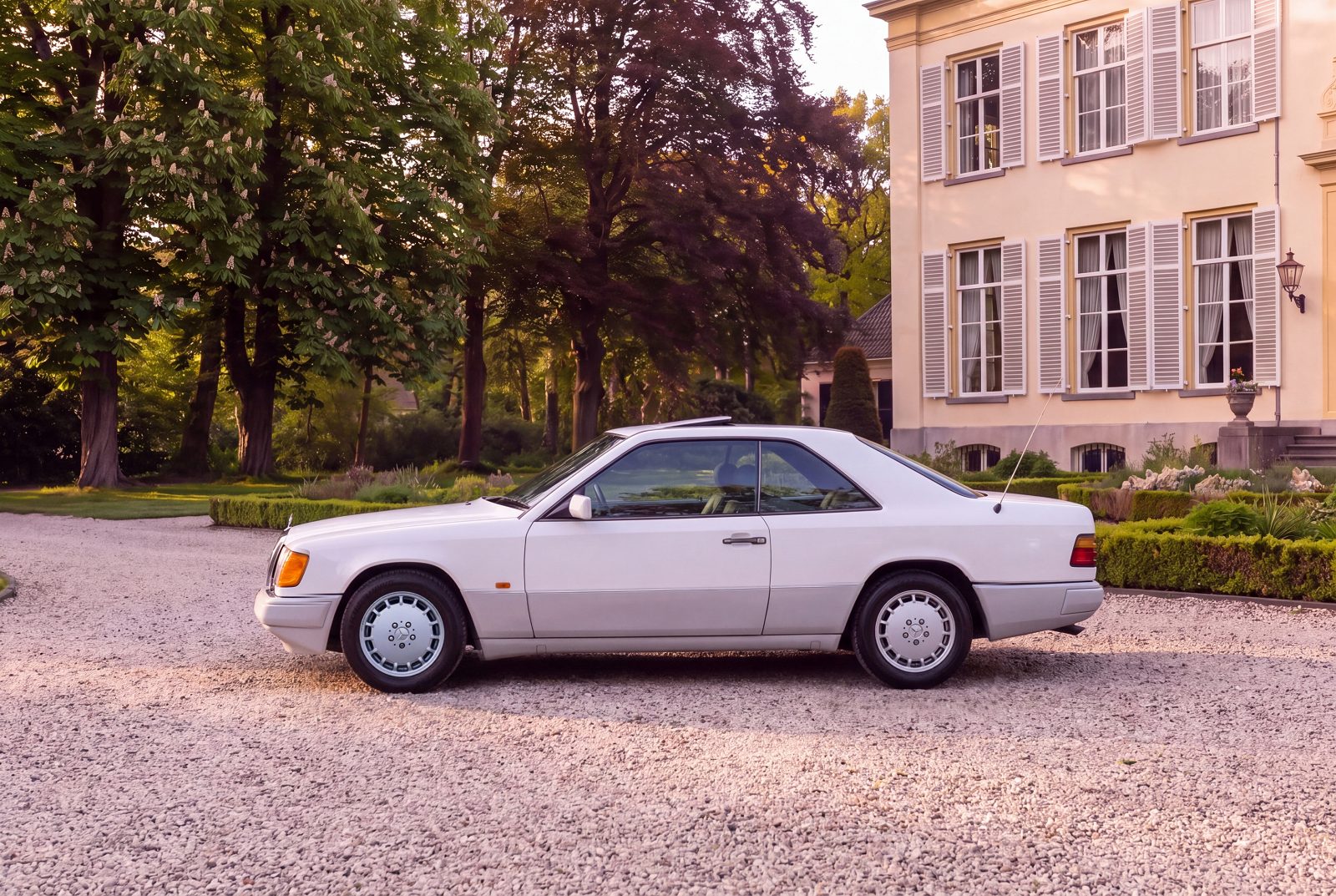 Mercedes-Benz E-Klasse (1991) — foto 85