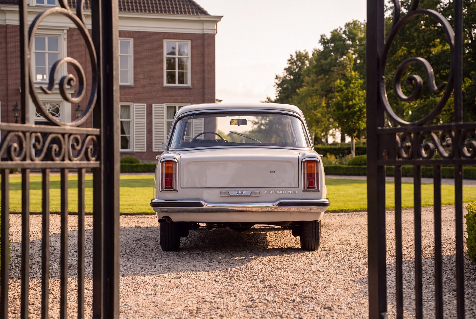 Alfa Romeo 2600 (1966) — foto 48