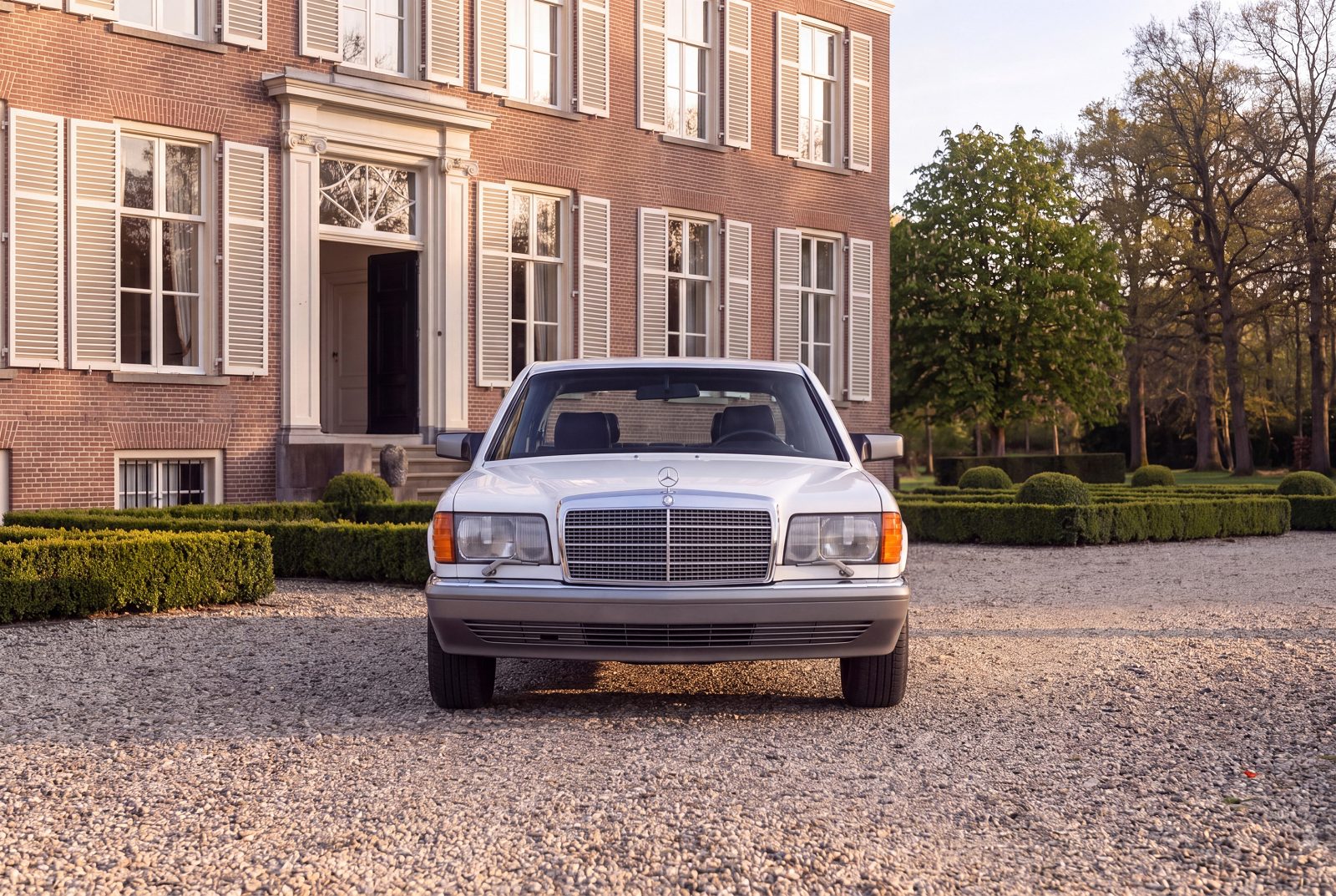 Mercedes-Benz S-Klasse (1984) — foto 93
