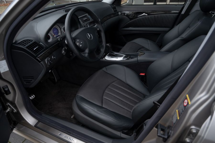 Mercedes-Benz E-Klasse E55 AMG (2003) — صورة 5