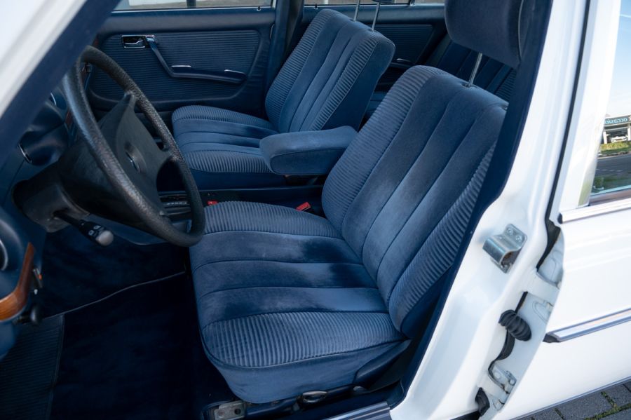 Mercedes-Benz 200-Serie 230E (1983) — foto 5